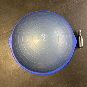 BOSU Balance Trainer in Blue